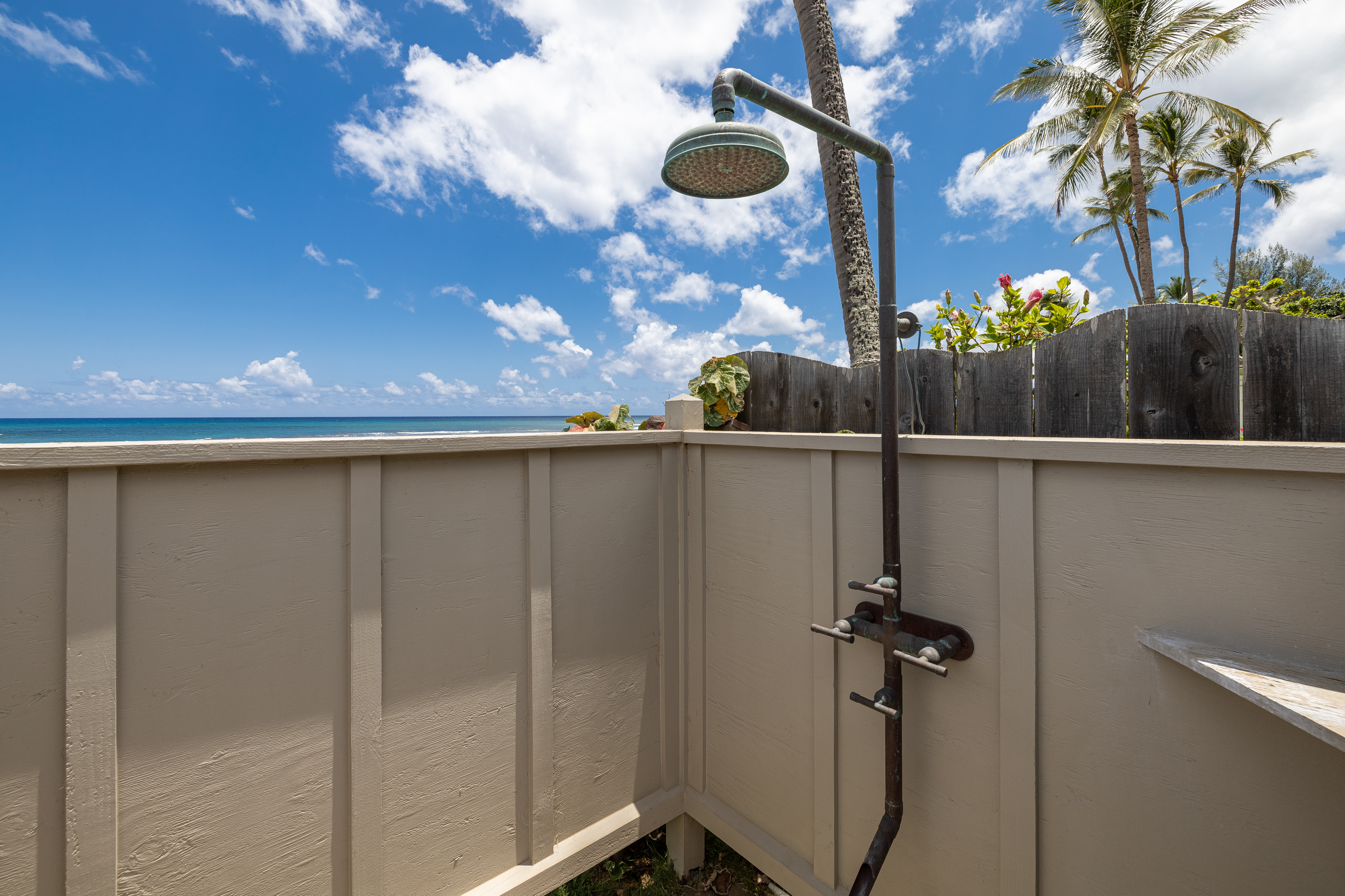 Hawaii Vacation Rental Home, Oahu Outdoor Shower Rentals