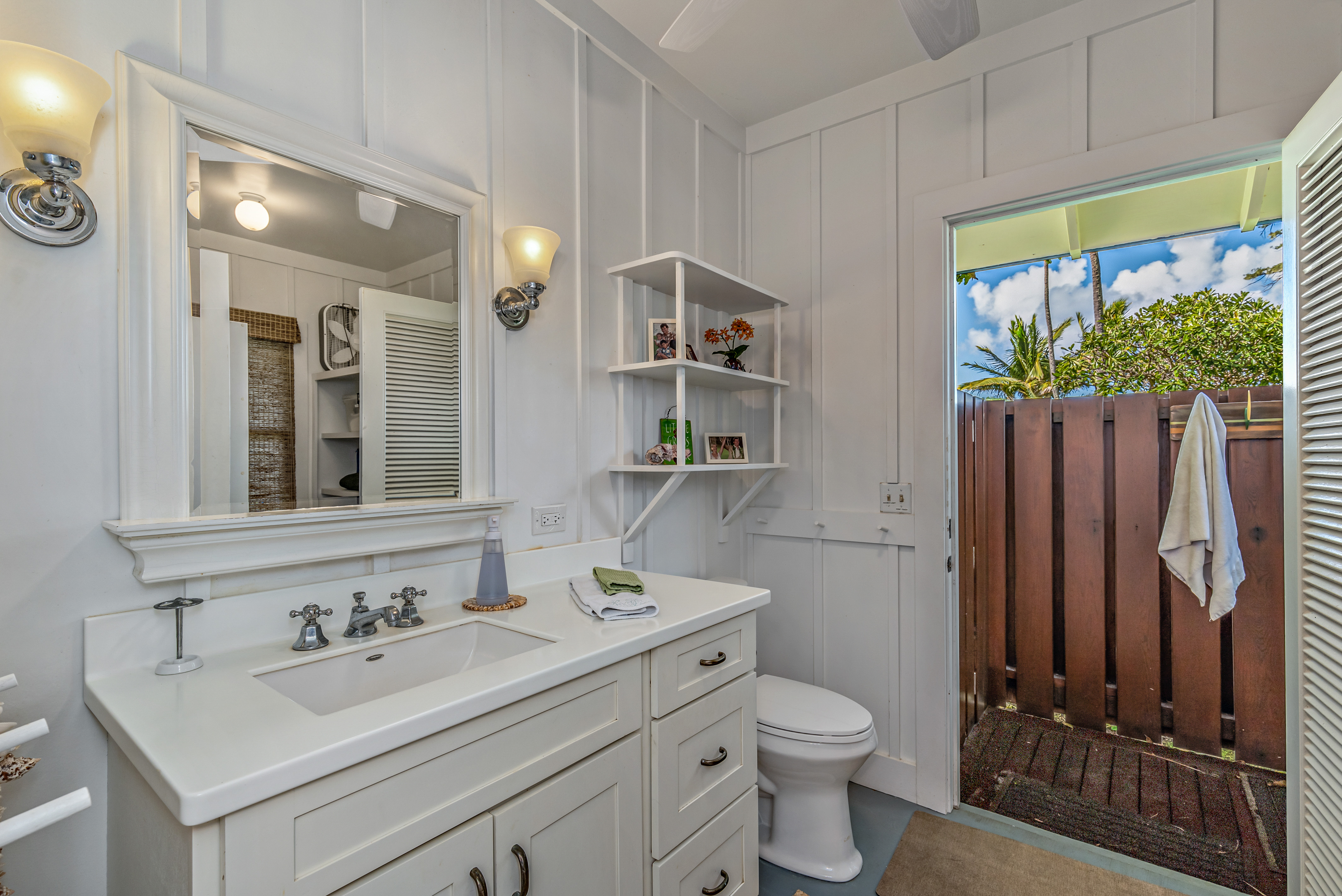 Hawaii Vacation Rental Home, Outdoor shower oahu