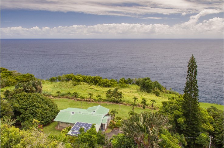 A photo of a vacation home in Hawaii that made an investment in solar power.