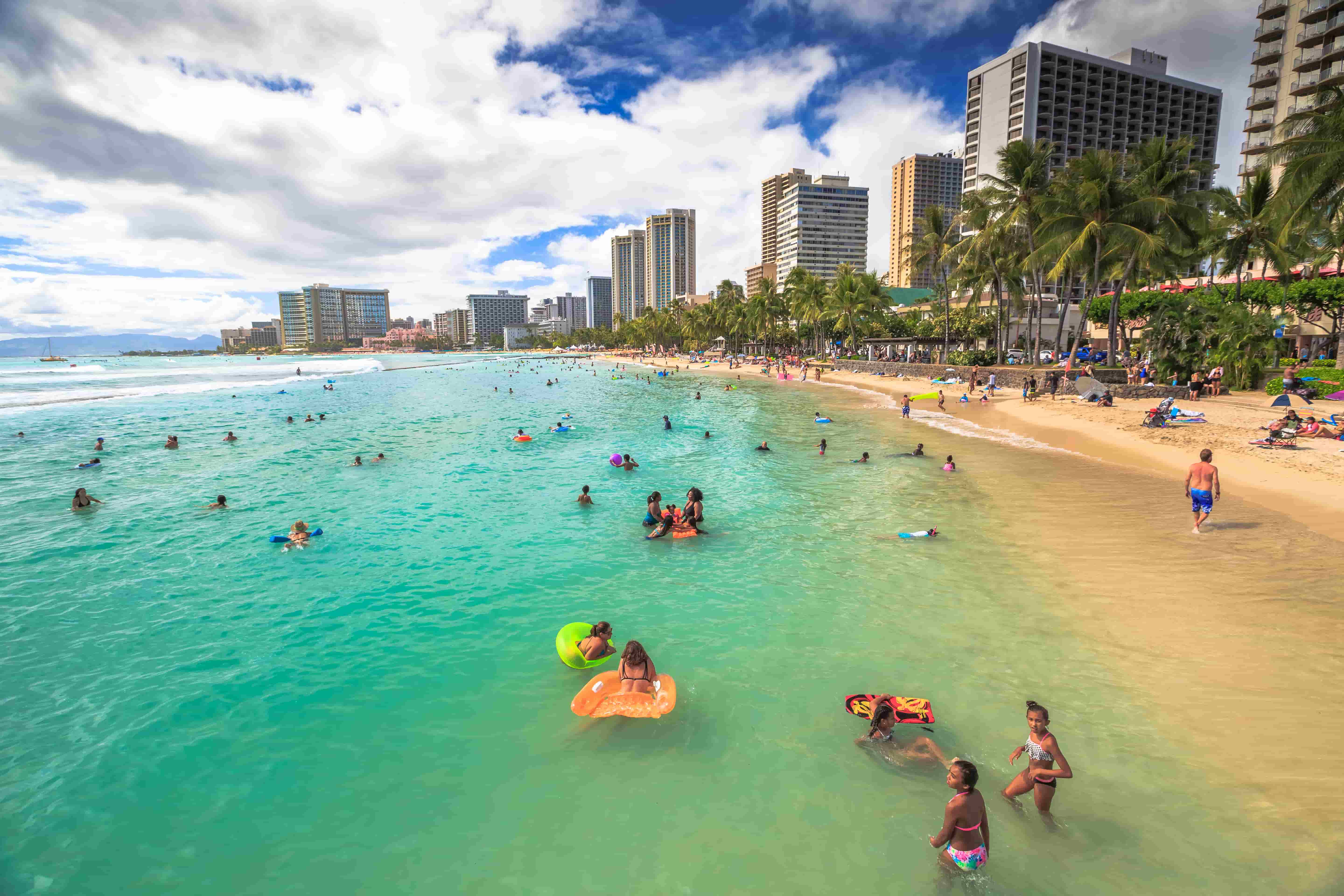 hawaiian beach families swimming